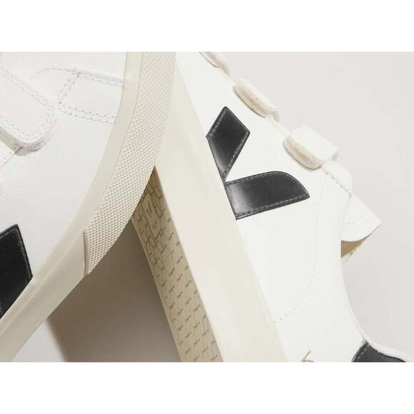 Veja Women Recife Logo Chromefree Leather Sneaker Extra White/Black Size US 6 - Picture 3 of 10